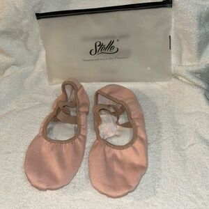 Stelle Stretch Canvas Ballet Shoes Pink Size 8 NIP